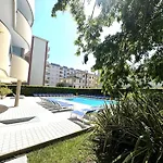 아파트 Flat With Terrace In 50m From The Sea