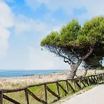 아파트 Flat With Terrace In 50m From The Sea