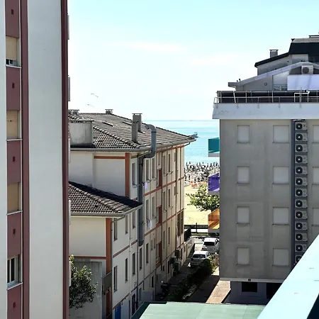 Flat With Terrace In 50m From The Sea דירה ביביונה