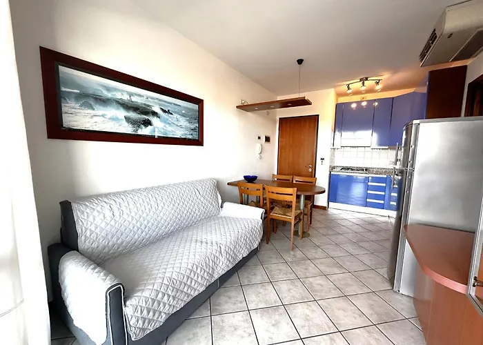 Flat With Terrace In 50m From The Sea